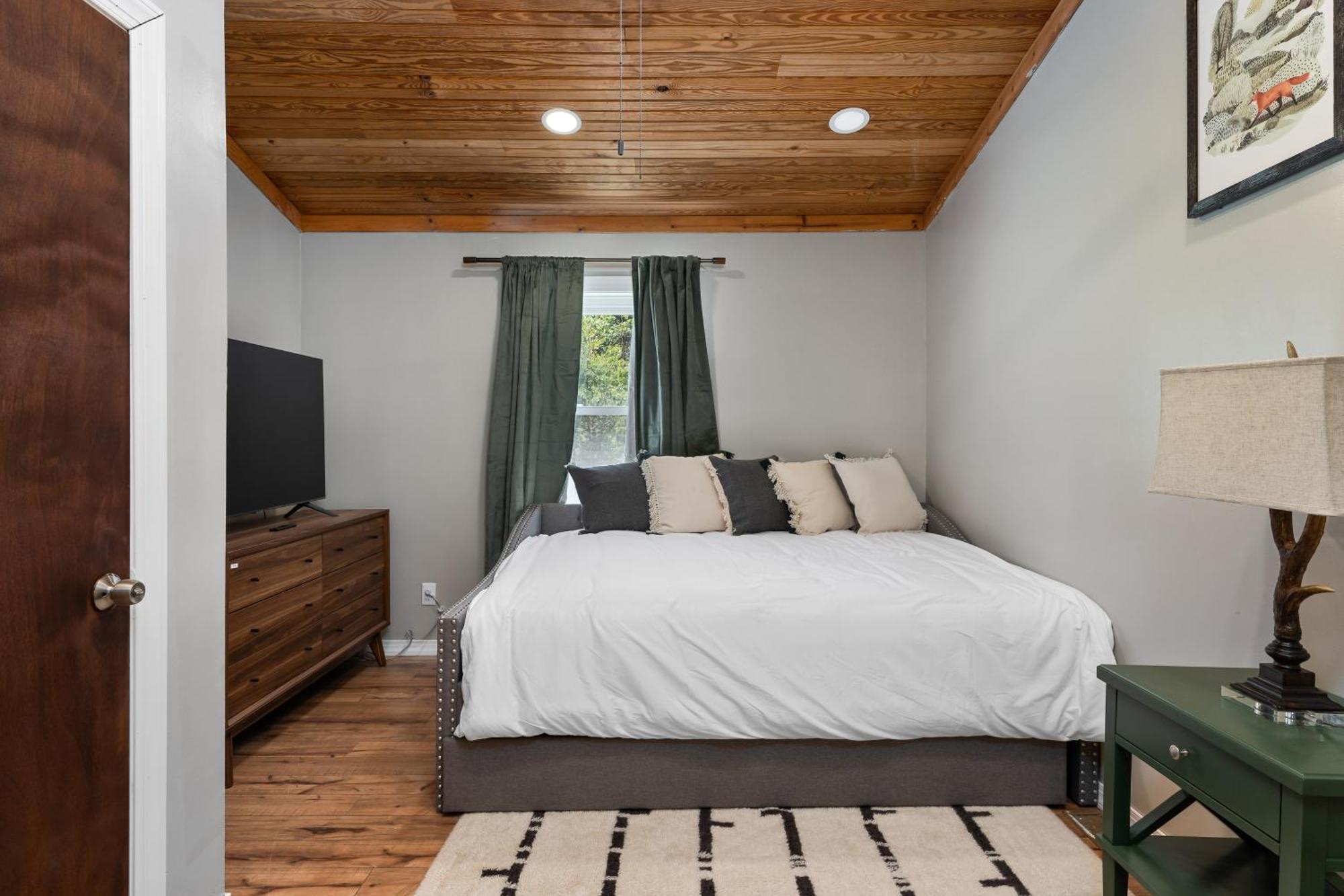 Spacious Cabin Near Hocking Hills And Caves With Hot Tub And Firepit Laurelville Exterior photo