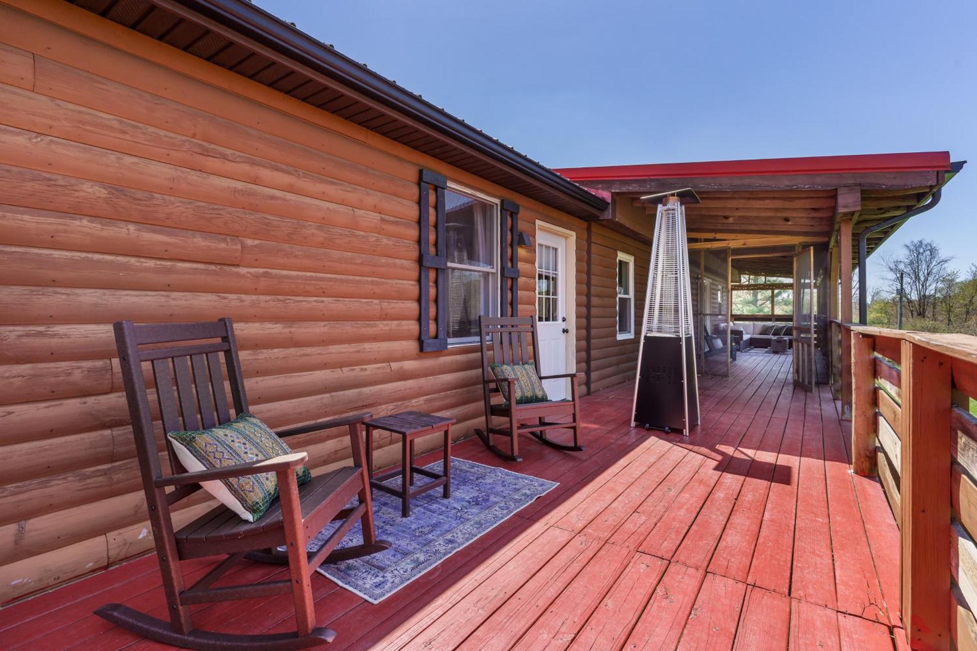 Spacious Cabin Near Hocking Hills And Caves With Hot Tub And Firepit Laurelville Exterior photo