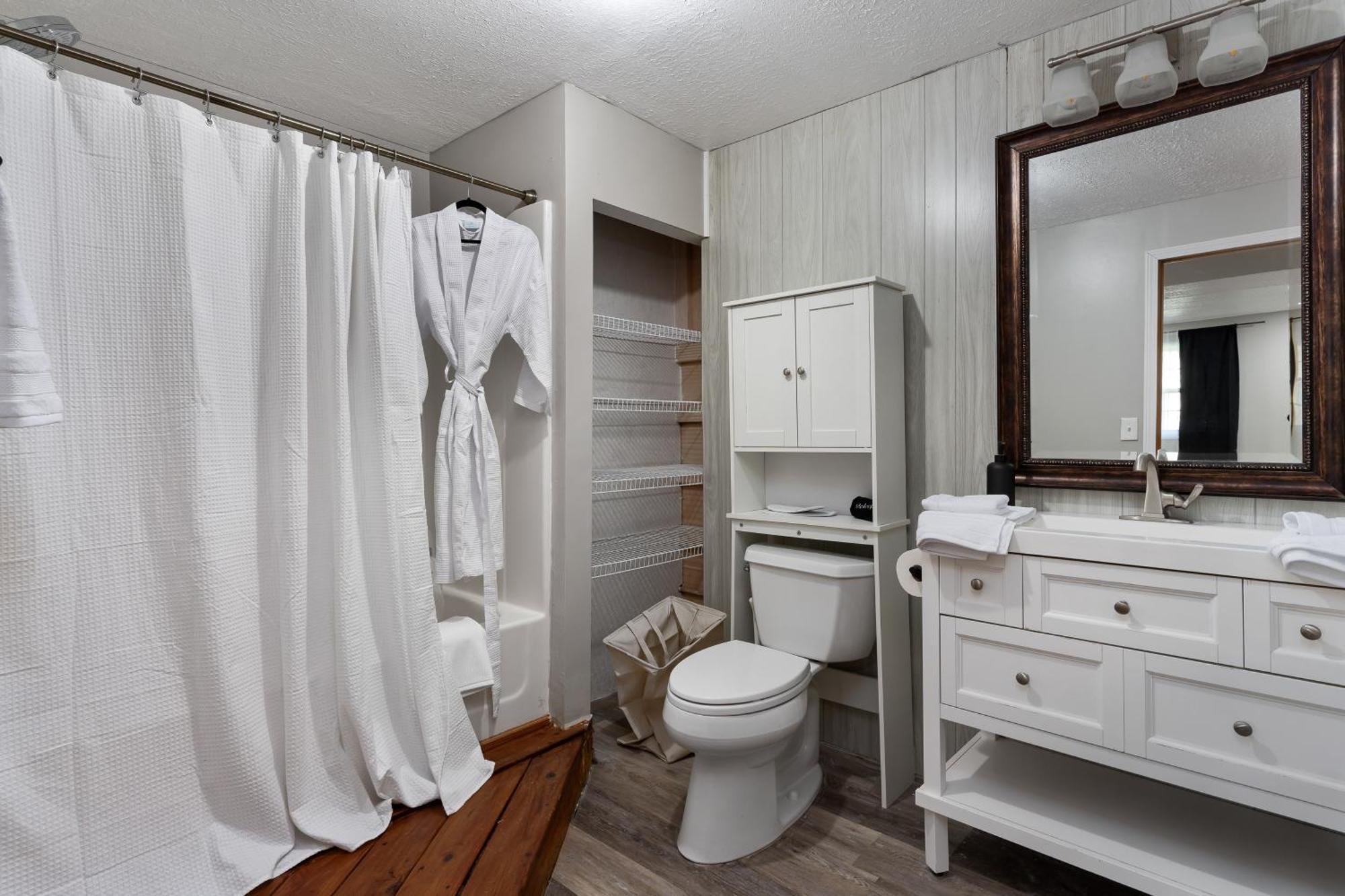 Spacious Cabin Near Hocking Hills And Caves With Hot Tub And Firepit Laurelville Exterior photo