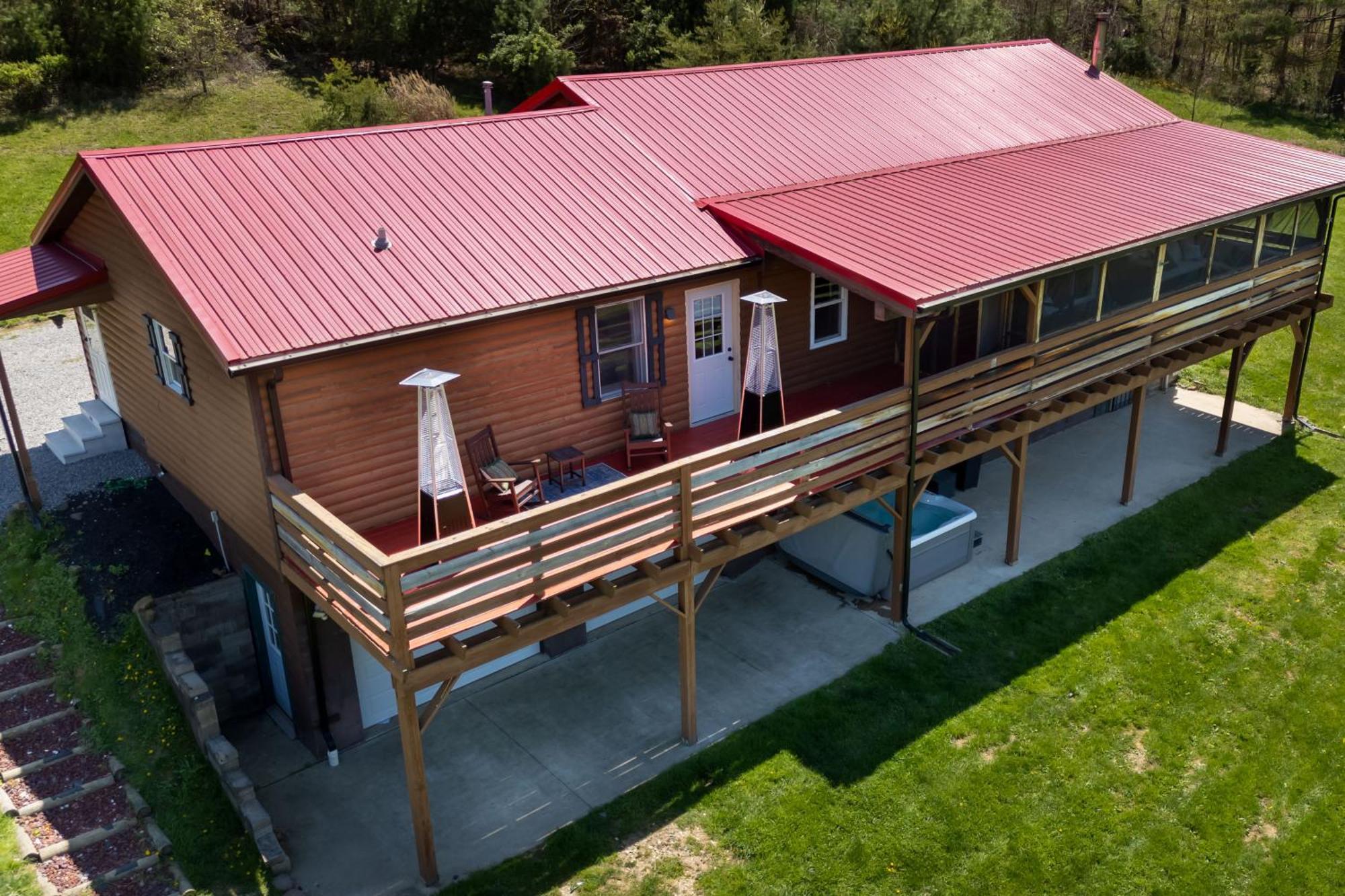 Spacious Cabin Near Hocking Hills And Caves With Hot Tub And Firepit Laurelville Exterior photo